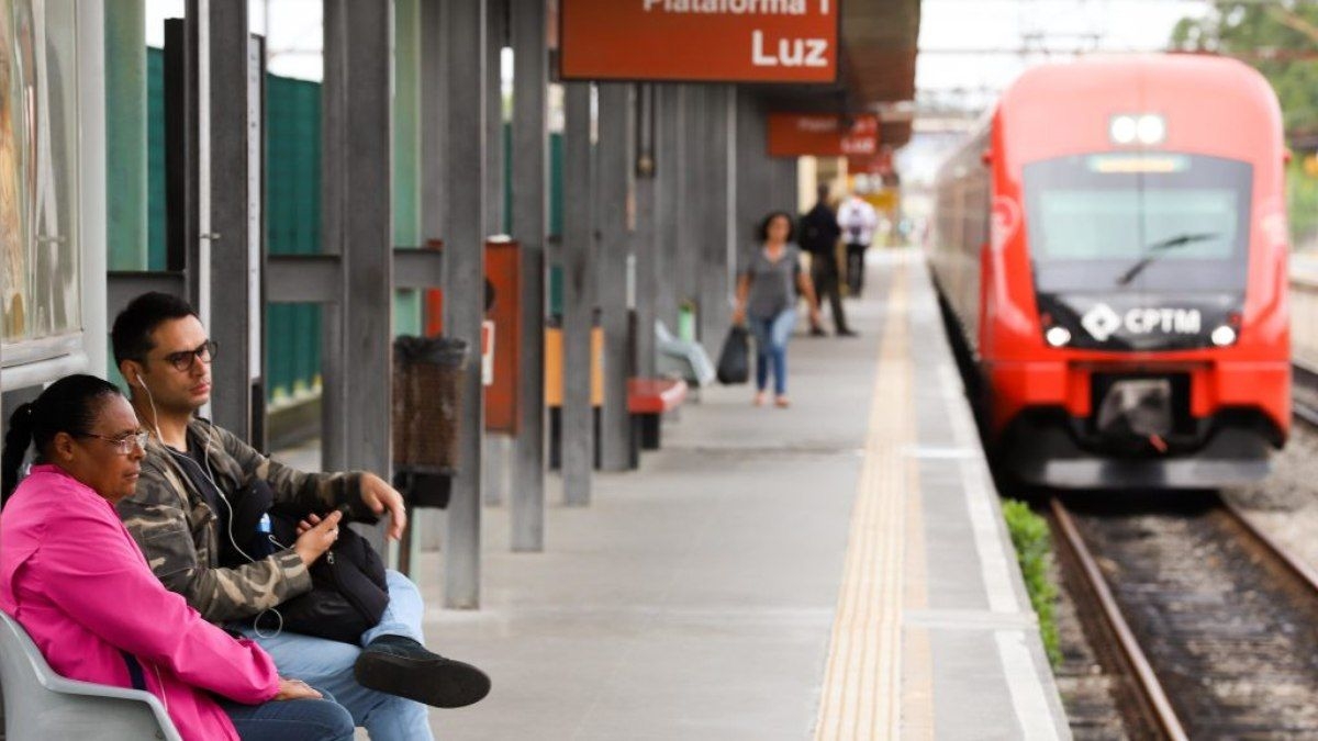 Mudanças na circulação de trens durante feriado de Tiradentes