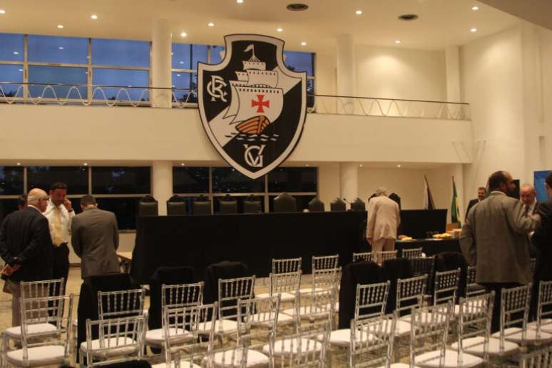 Mãe de atleta do Vasco relata prisão injusta do filho