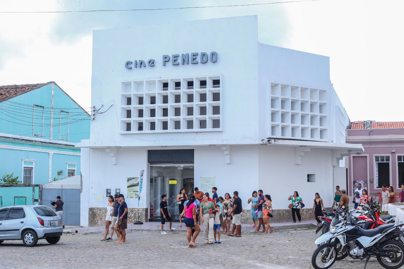 FliPenedo 2025 oferece cinema gratuito com Deus É Brasileiro