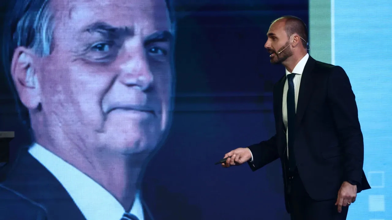 PGR denuncia Eduardo Bolsonaro e Paulo Figueiredo por coação