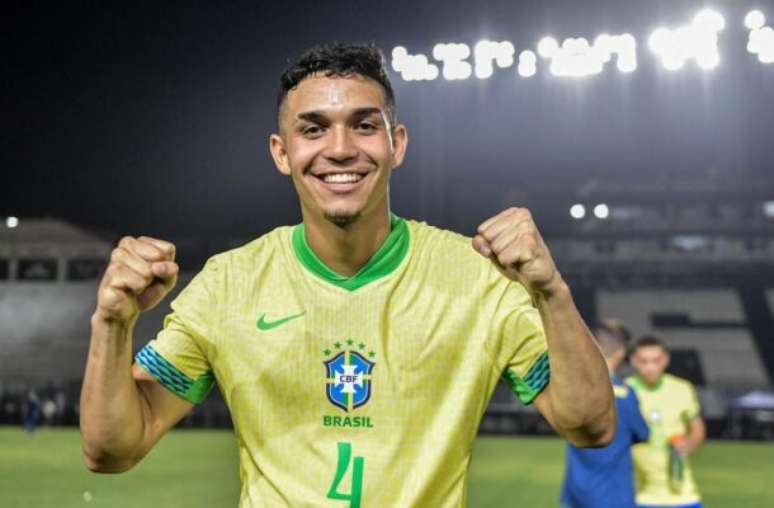 Zagueiro do Athletico é convocado para o Sul-Americano Sub-20