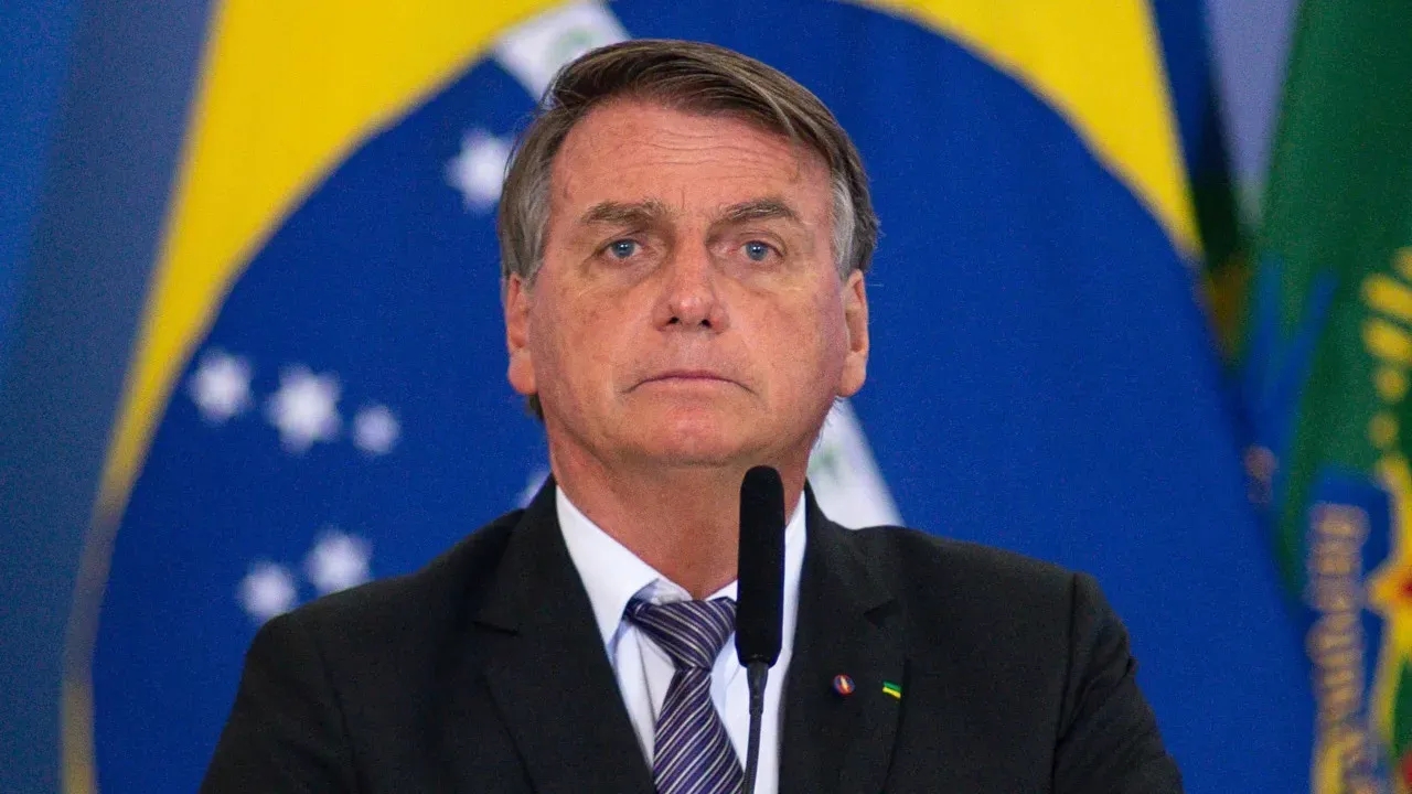Bolsonaro critica TSE e defende reuniões polêmicas