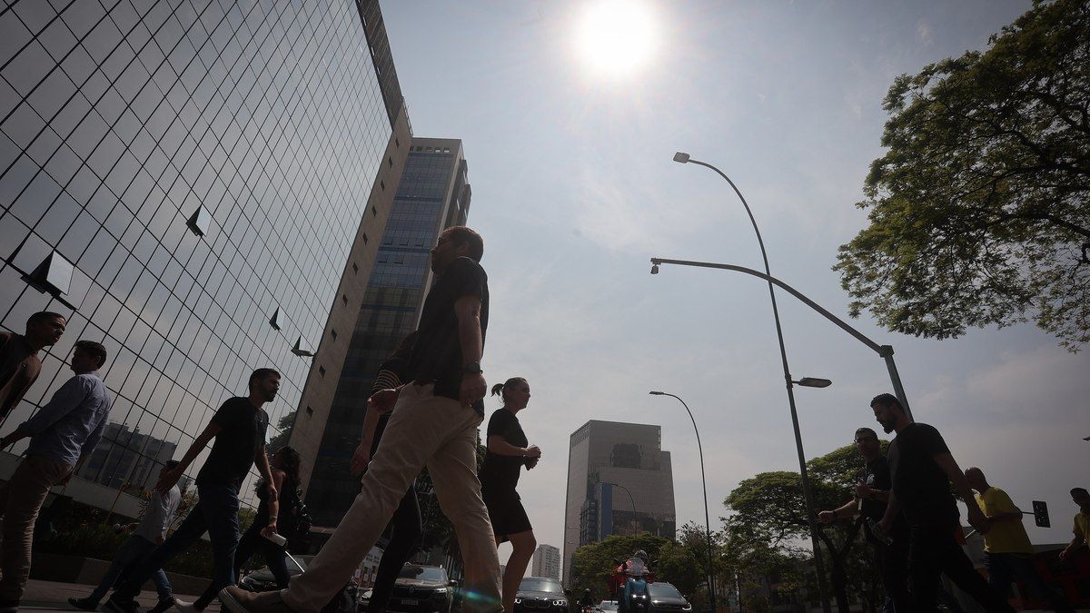 Tempo firme no Sul e Sudeste com chuva nas demais regiões