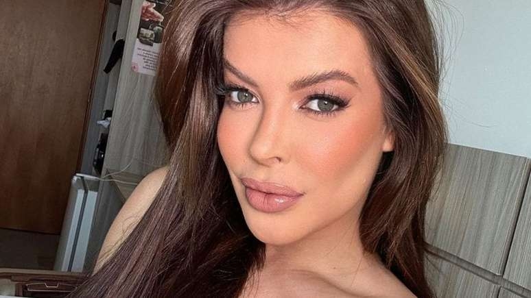 'A Fazenda 15': Jaque exibe corpo super sarado em ensaio de Carnaval: 'Peoa gata'