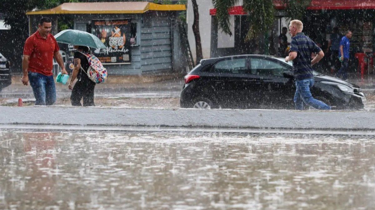 Chuva intensa amenaza várias regiões do Brasil
