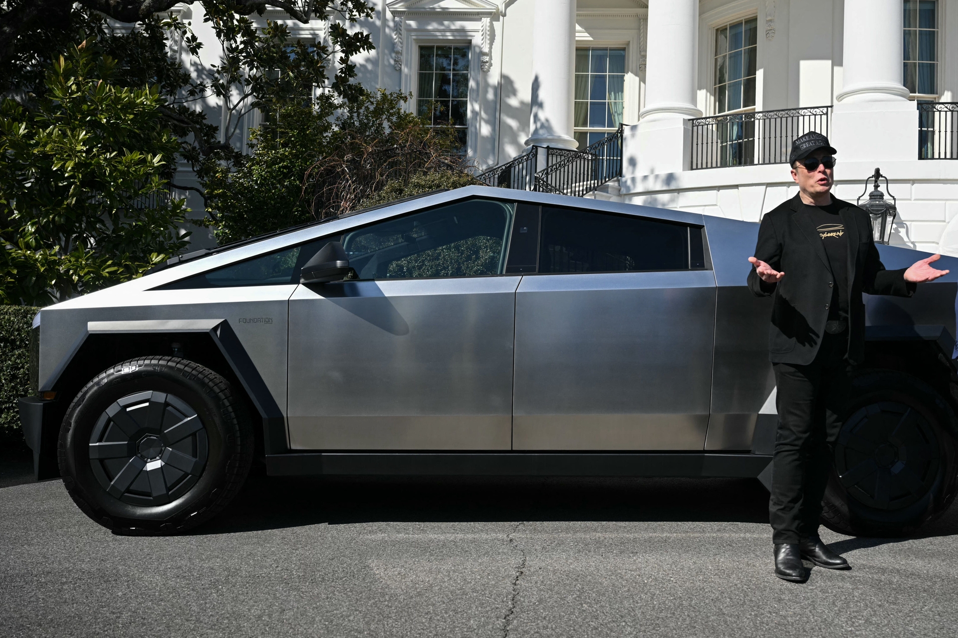 Tesla registra receita recorde apesar da queda nos lucros