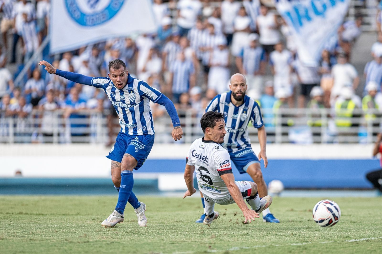 Marcelinho comemora primeiro gol pelo CSA na Série C