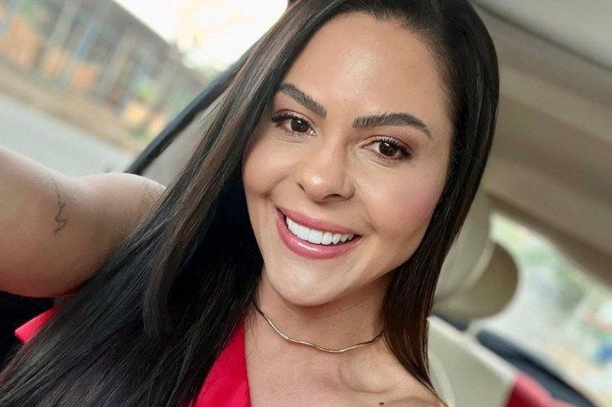 Influenciadora Adriana Santiago morre aos 34 anos