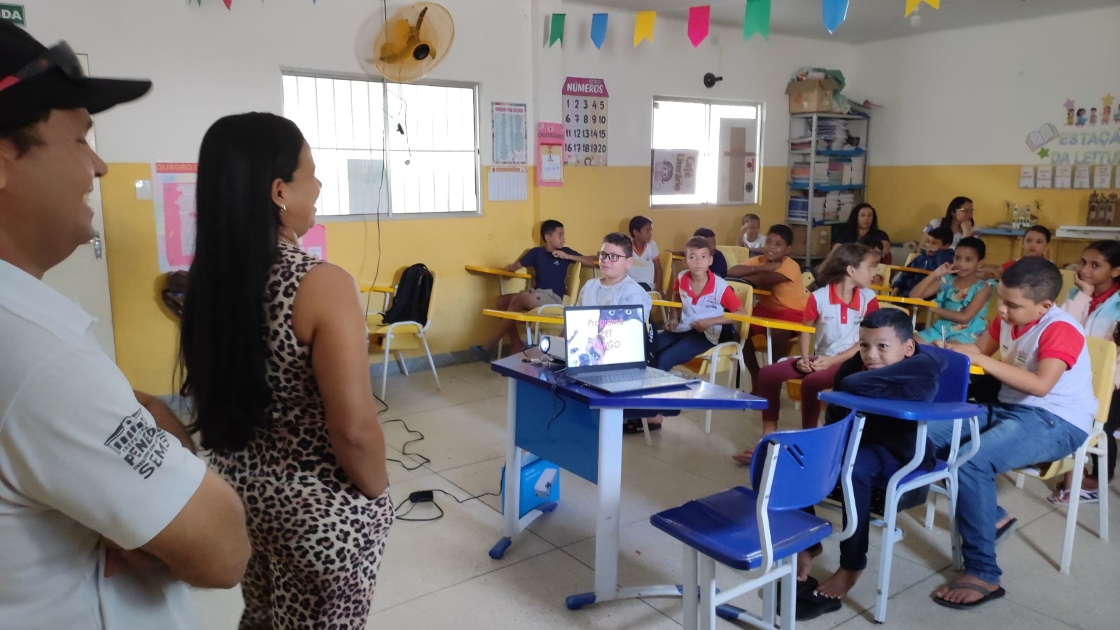 Programa Pet Amigo orienta estudantes sobre cuidados com animais