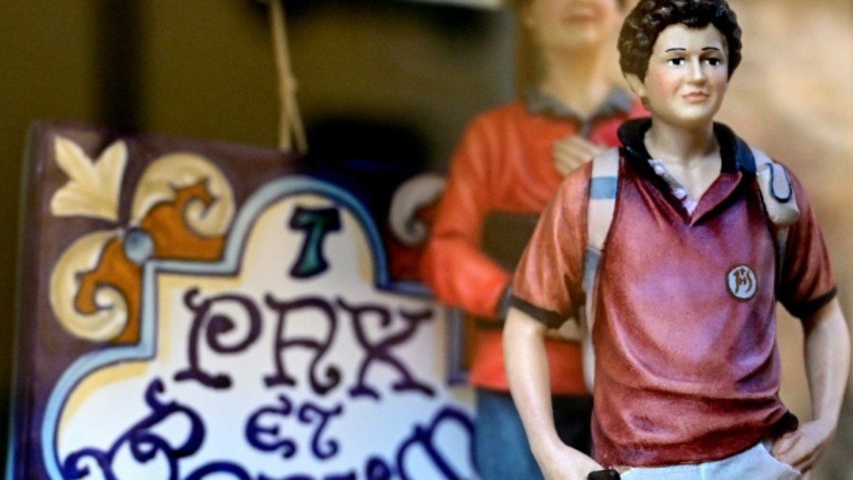 Peregrinos se reúnem em Assis para canonização de santo millennial