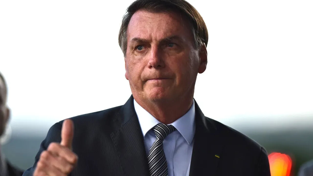 Bolsonaro pode pedir asilo para evitar prisão