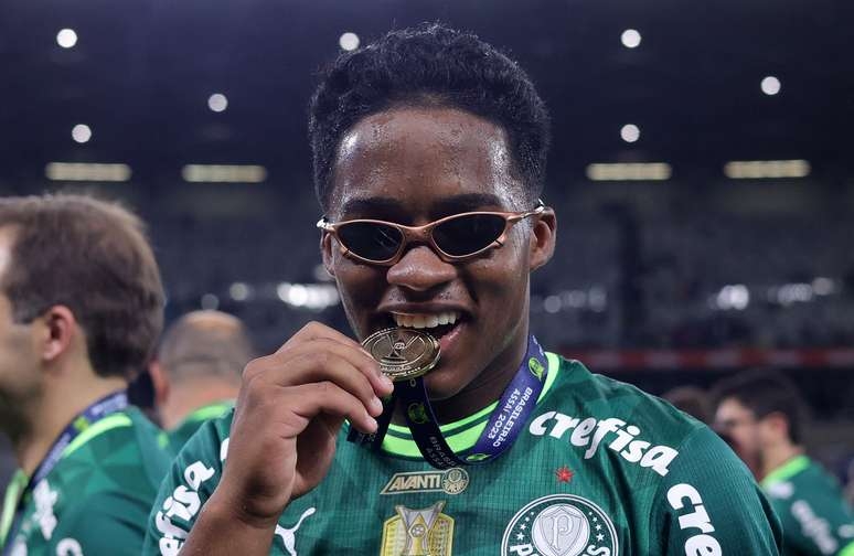 Endrick diz que Abel é 'excepcional fora do campo': 'Gratidão para sempre'