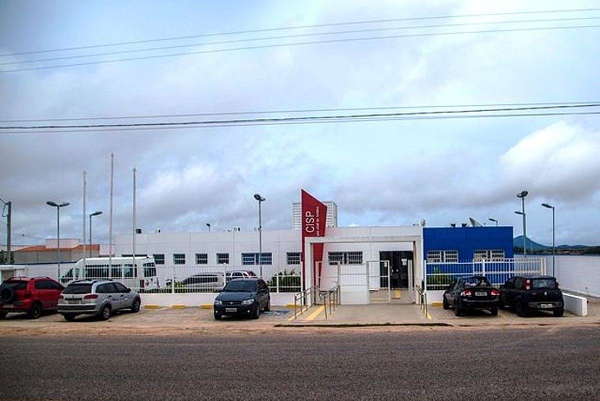 Mulher presa por aplicar golpes em idosos em Alagoas