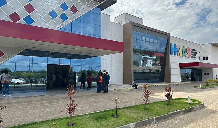 Homem tenta matar desafeto e atinge três crianças com tiro de "soca-tempero", em Piranhas