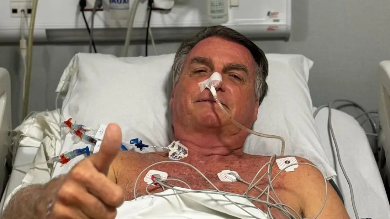Bolsonaro apresenta boa evolução na UTI, informes médicos