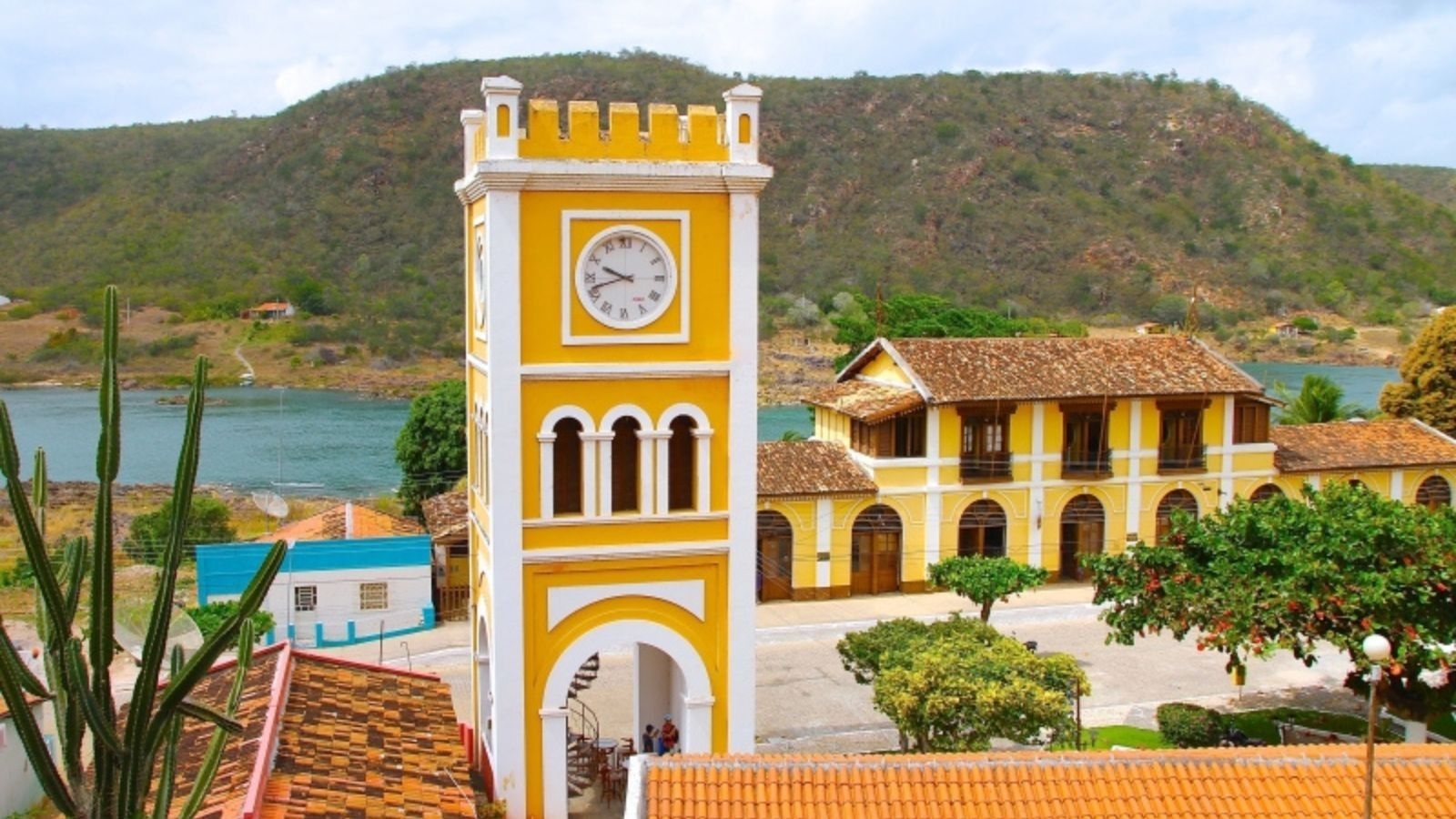 Forrogaço 2025 Promove Cultura e Forró em Piranhas