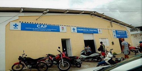 Farmácia Central de Penedo em falta de remédios. Mau sinal.