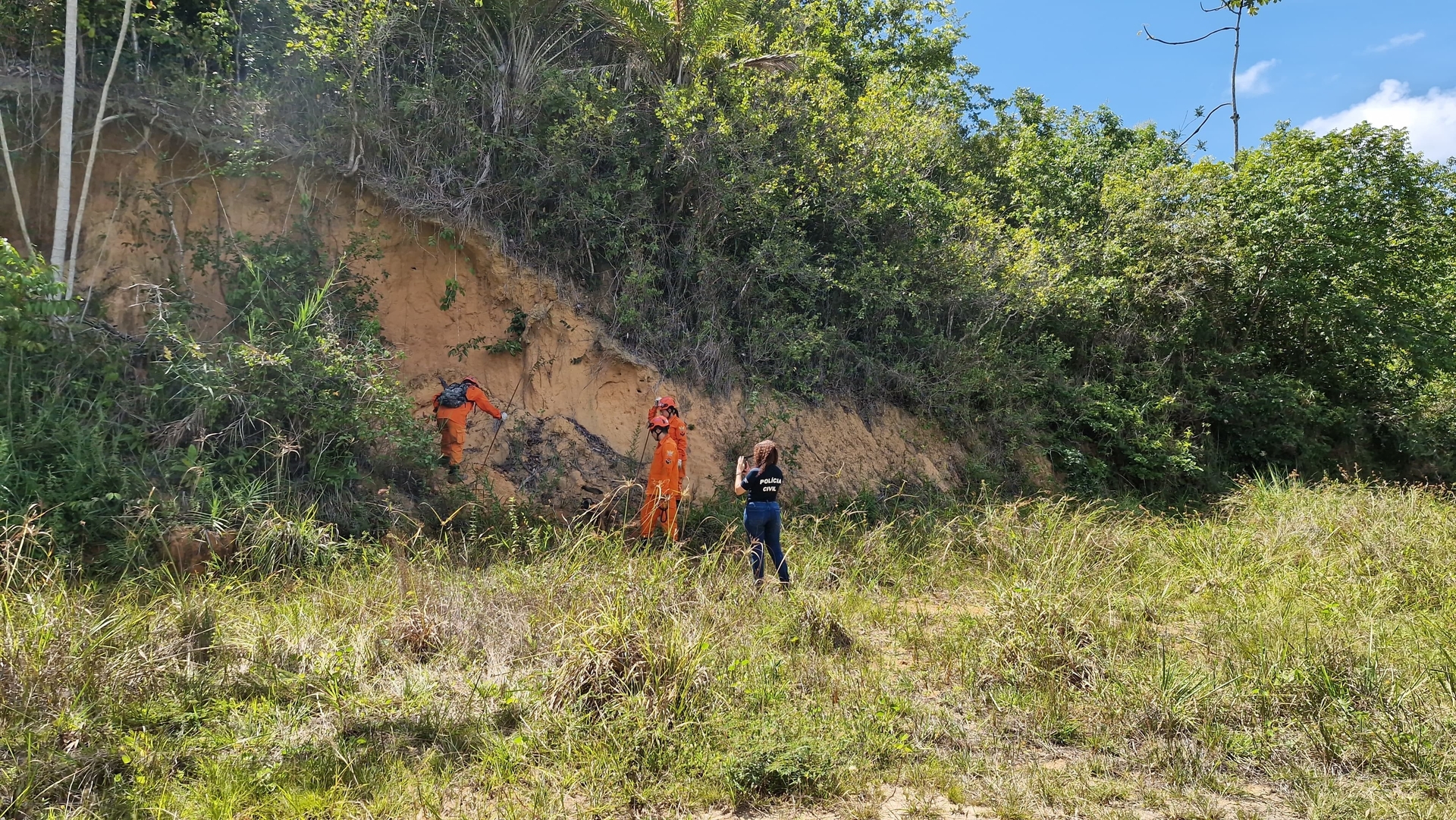 Buscas intensificadas por Ana Beatriz, desaparecida em Maceió