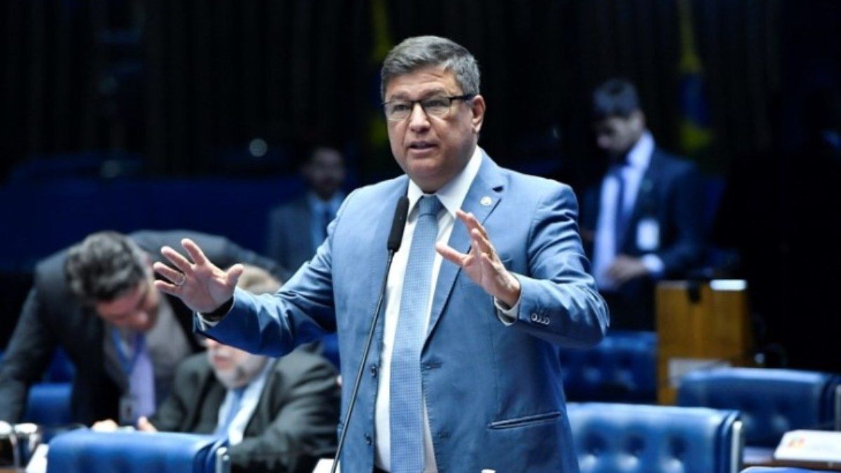 Carlos Viana se destaca em pesquisa para Senado em MG