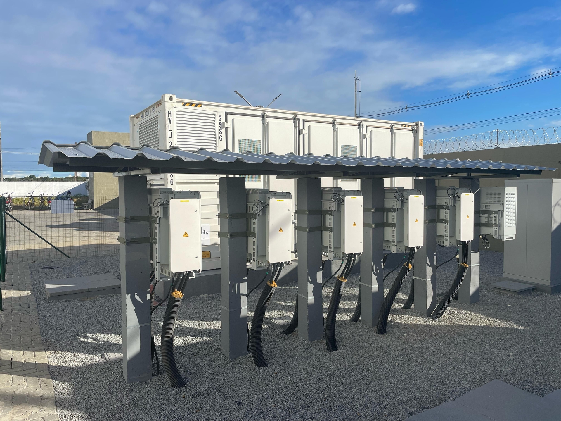 BESS promove economia e estabilidade para Indústrias e Hotéis