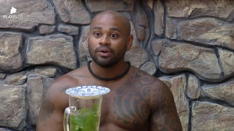 'A Fazenda 15': Cezar Black opina sobre a chance de participar de novo reality