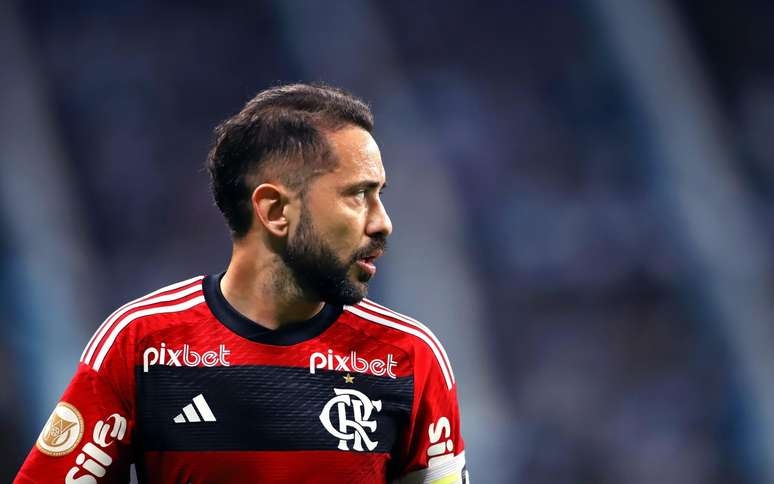 Everton Ribeiro, ex-Flamengo, acerta com o Bahia
