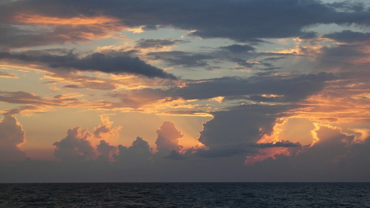 Temperaturas altas e alerta de chuvas no Brasil