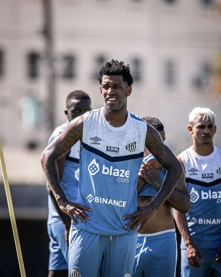 Caio Paulista destaca evolução defensiva e prevê Abel exigente no Palmeiras: 'Nunca vai me deixar acomodado'