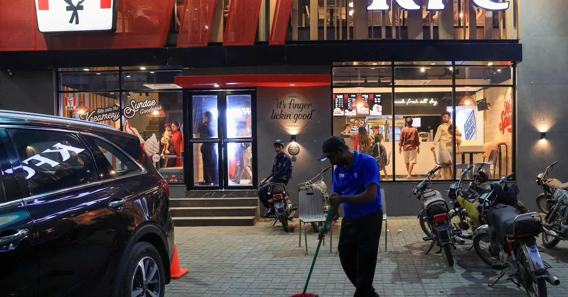 Protestos no Paquistão Resultam em 170 Prisões