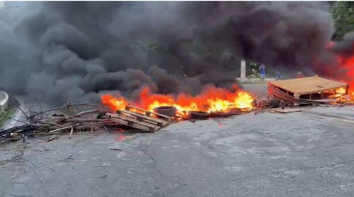 Protesto em Maceió exige ação do governo sobre chuvas