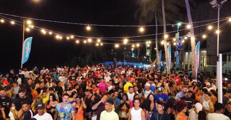 Maragogi abre oficialmente o verão da cidade com muita música e agitos