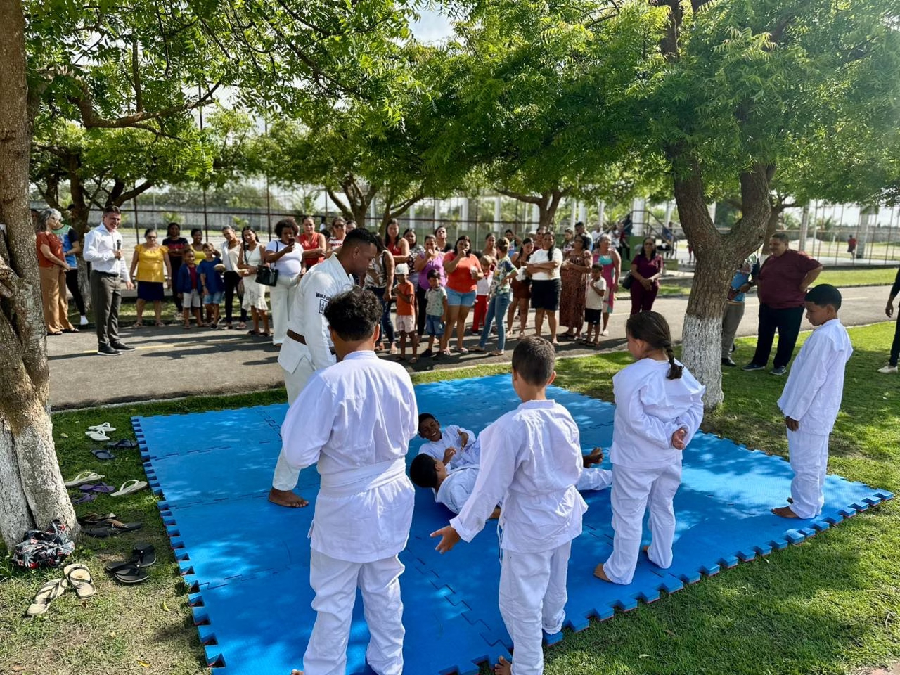 Projeto Entrelaços promove visita a pais da educação integral