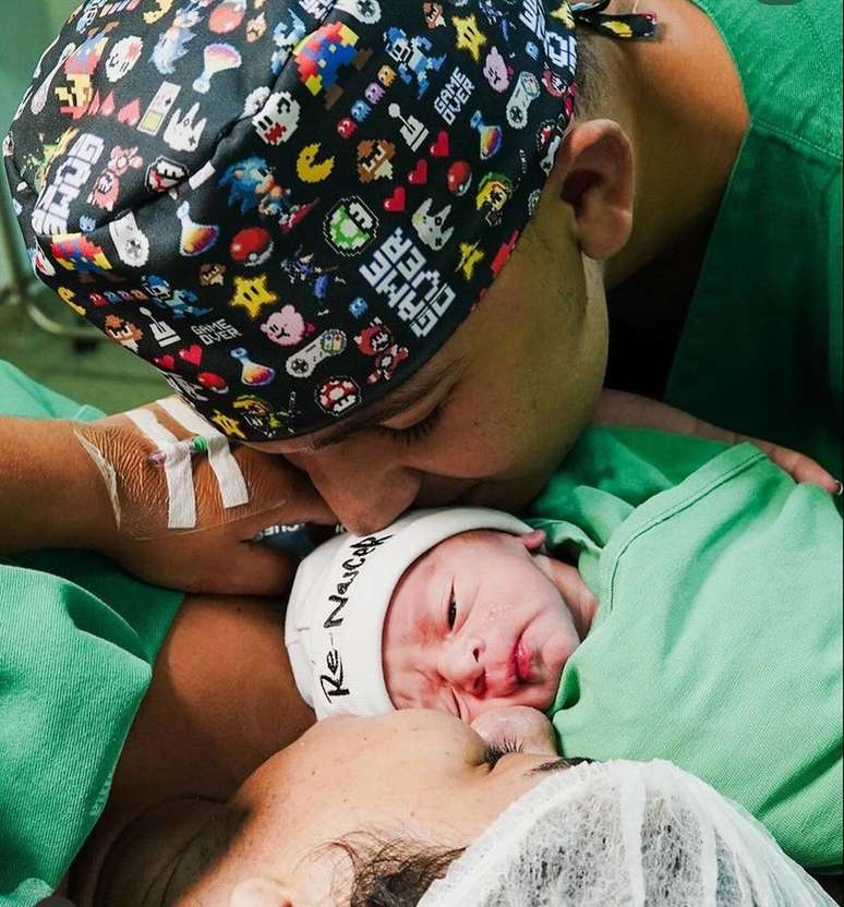 Nasce o bebê do cantor João Gomes e da influencer Ary Mirelle