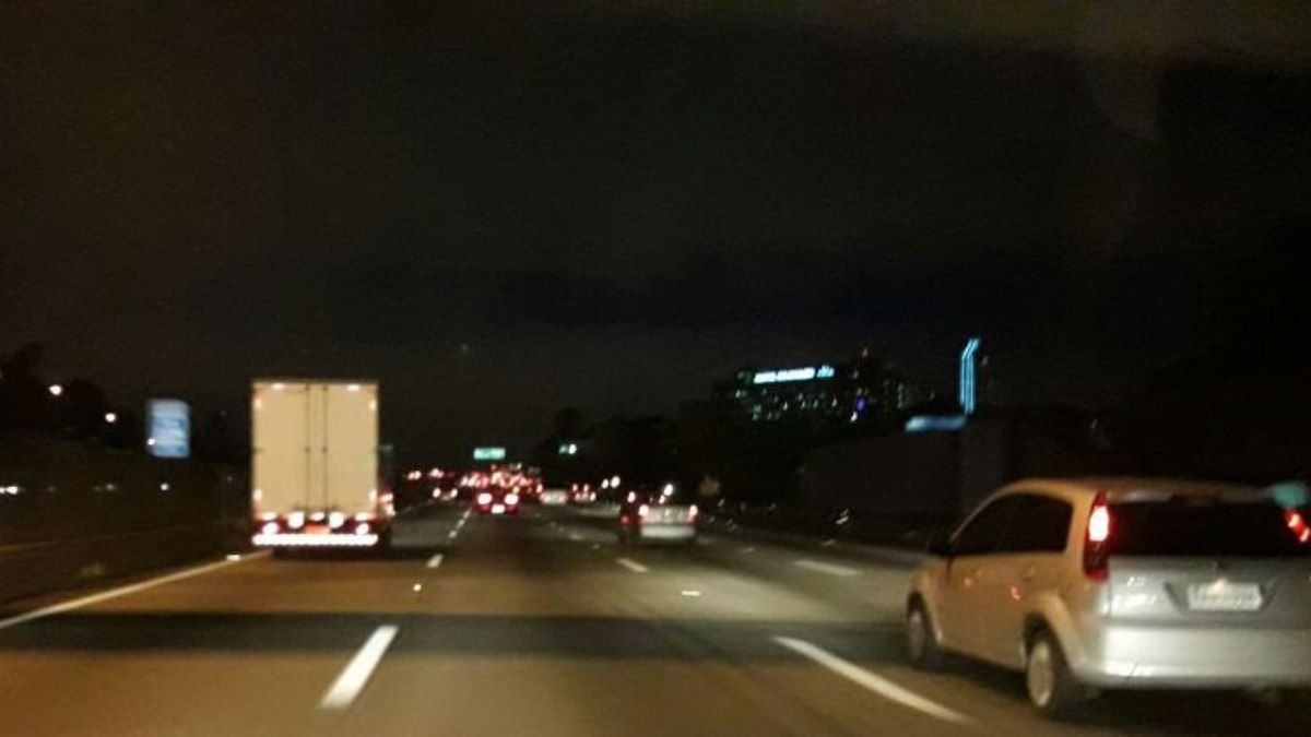 Motorista embriagado é preso por dirigir na contramão