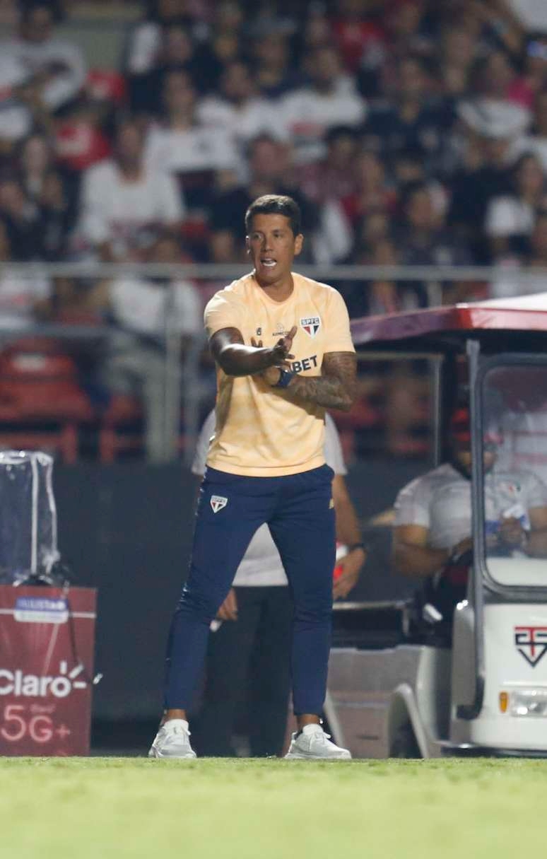 Carpini fala sobre os testes feitos diante do Água Santa: "Destaco a disposição dos atletas e o surgimento de novas possibilidades"