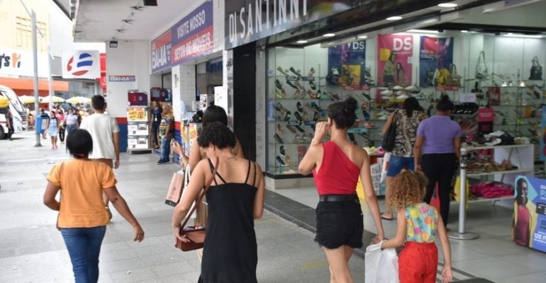 Veja o que abre e o que fecha no feriado em Maceió