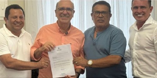 Ronaldo Lopes concede reajuste salarial recorde para professores da Prefeitura de Penedo