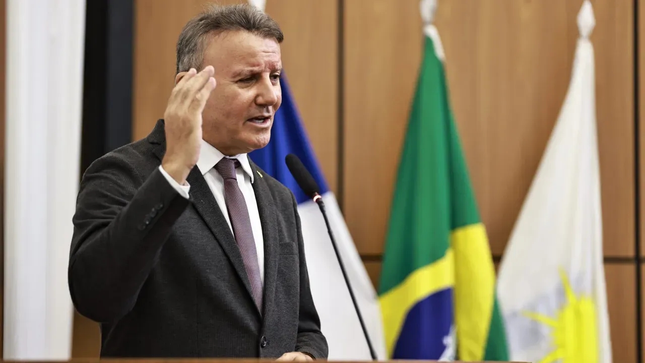 Prefeito de Palmas é alvo da PF por venda de sentenças