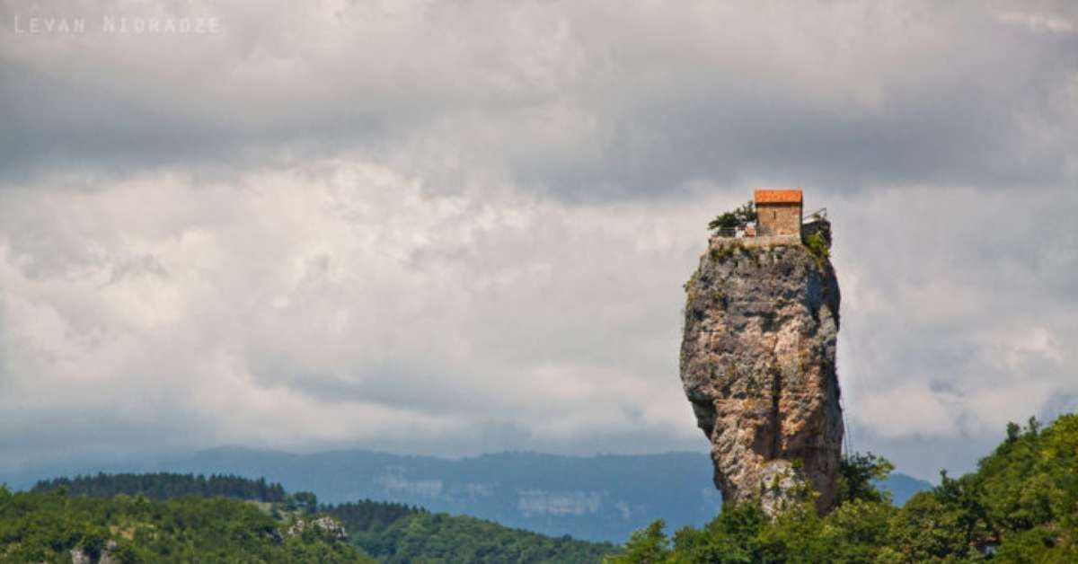 Igreja no Pilar Katskhi é o Santuário Mais Isolado do Mundo