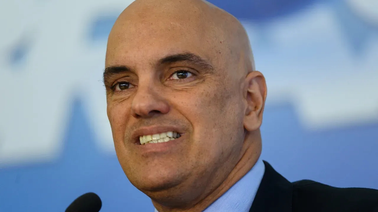 Moraes critica big techs e defende responsabilidade das empresas