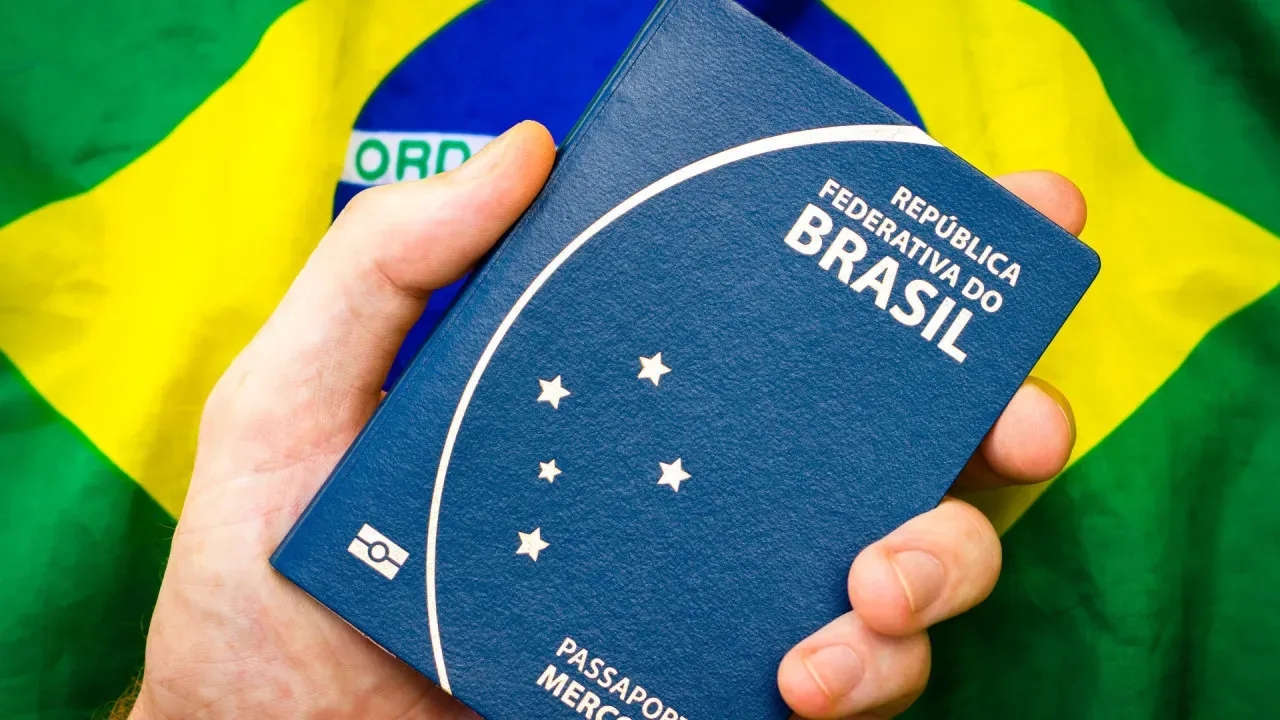 Governo estuda aumento na taxa de passaporte da PF
