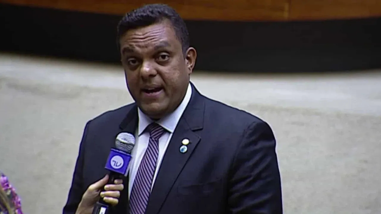 Deputados solicitam investigação federal sobre megaoperação no Rio