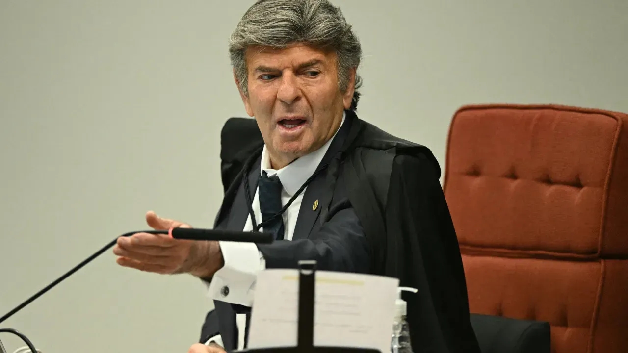 Fux absolve Bolsonaro e condena Braga Netto e Cid
