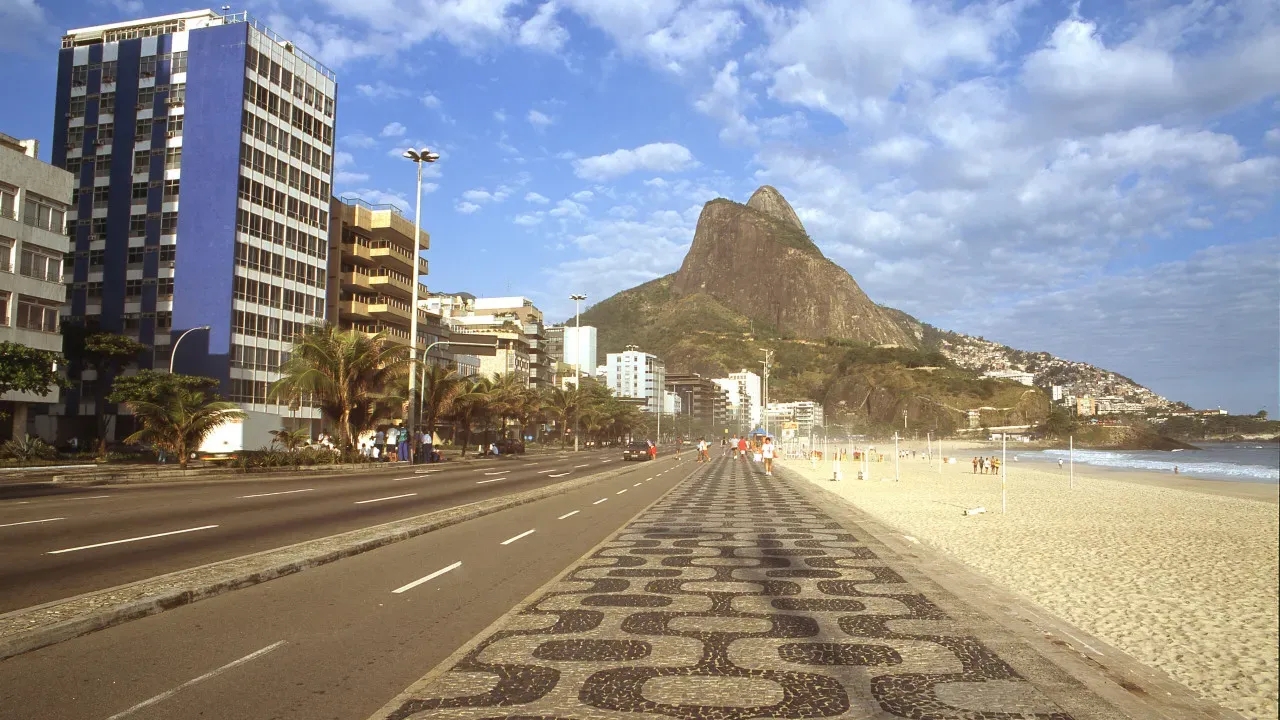 Refém em Banco no Leblon É Libertada e Criminoso Ferido