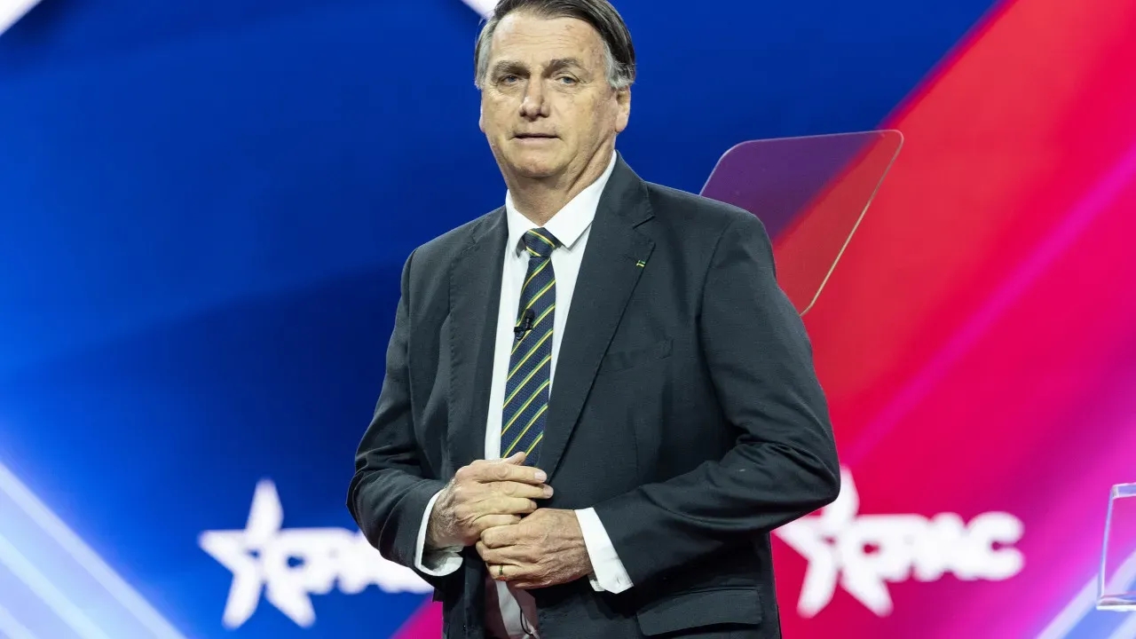 Bolsonaro expressa admiração por Trump e menciona tarifas