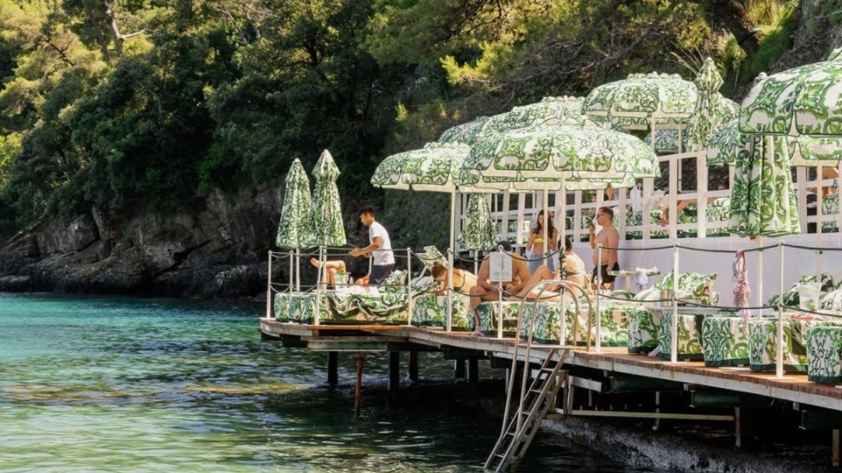 Grifes de luxo transformam beach clubs nesta temporada de verão