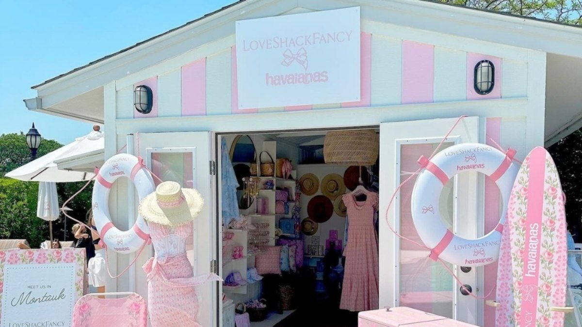Collab Floral entre Havaianas e LoveShackFancy Lança Moda Romântica