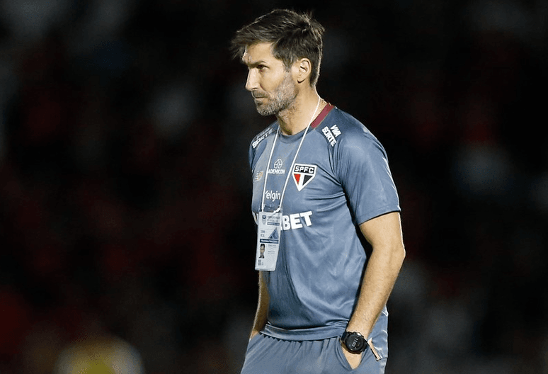 Auxiliar de Zubeldía reconhece que jovens foram bem na estreia pelo Paulistão: "Foi uma linda oportunidade, aproveitaram"