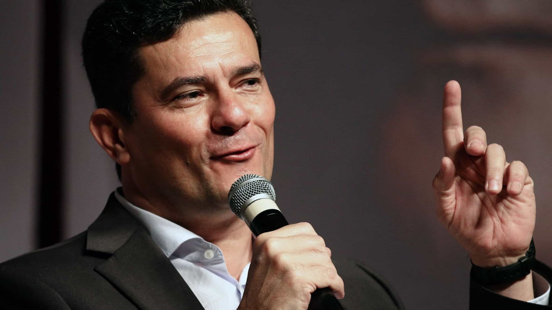 Moro critica prova do Enem 'mal redigida', mas escreve errado nome do exame