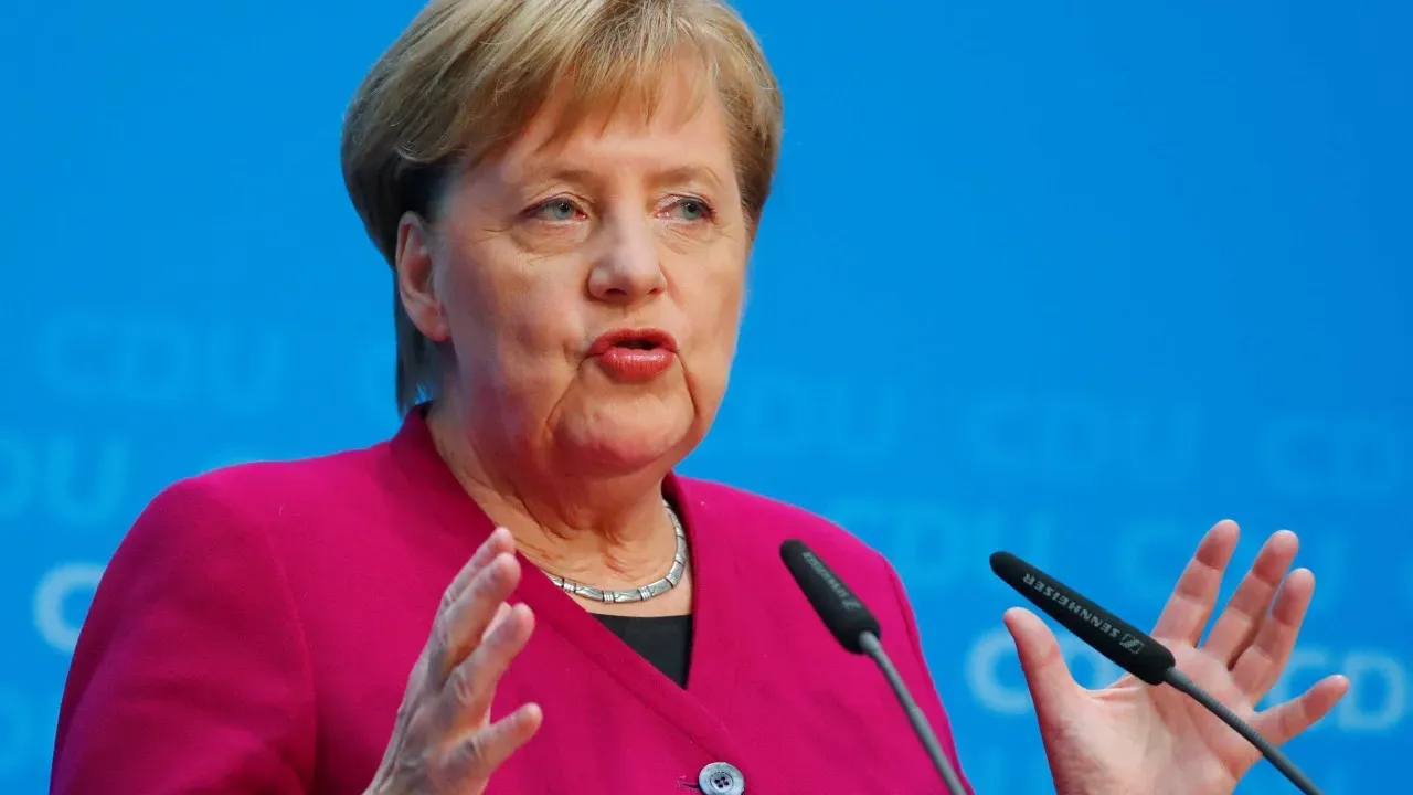Merkel critica CDU por votos da extrema direita na Alemanha